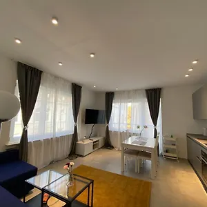 moderne-apartment-in-cologne-center.topcolognehotels.com/