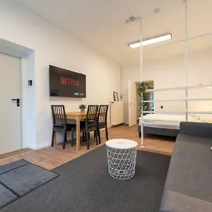 apartment-2-hamburg-winterhude.hamburg-hotels-de.com/